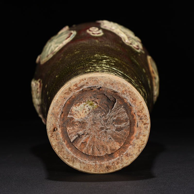 Yuan Dynasty underglaze red plastic fish and algae pattern plum vase