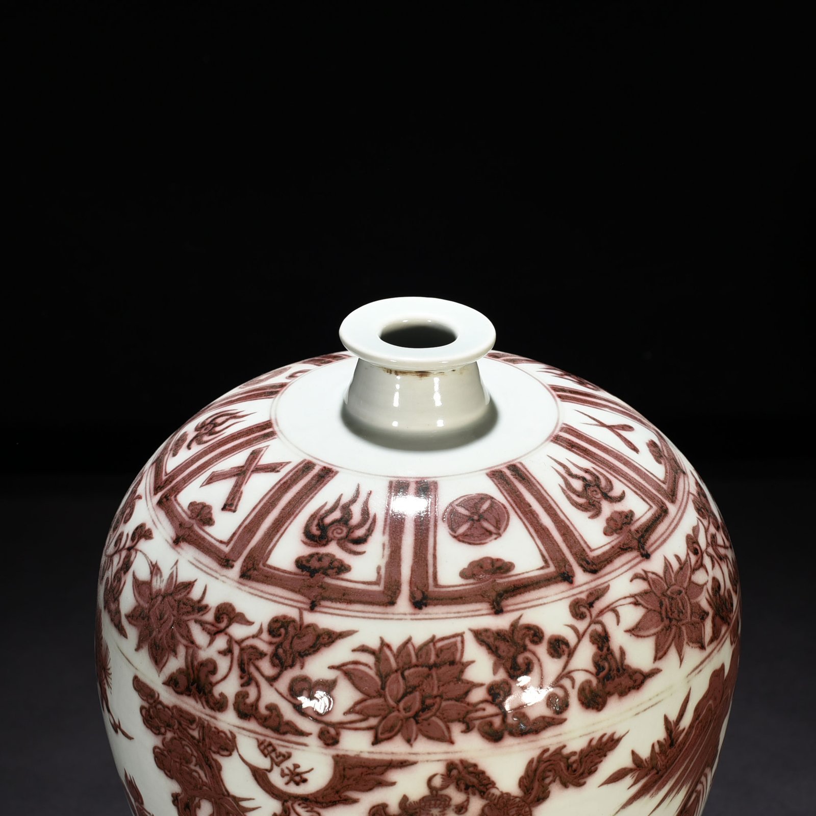 Yuan Dynasty glaze red ghost valley character story pattern plum vase