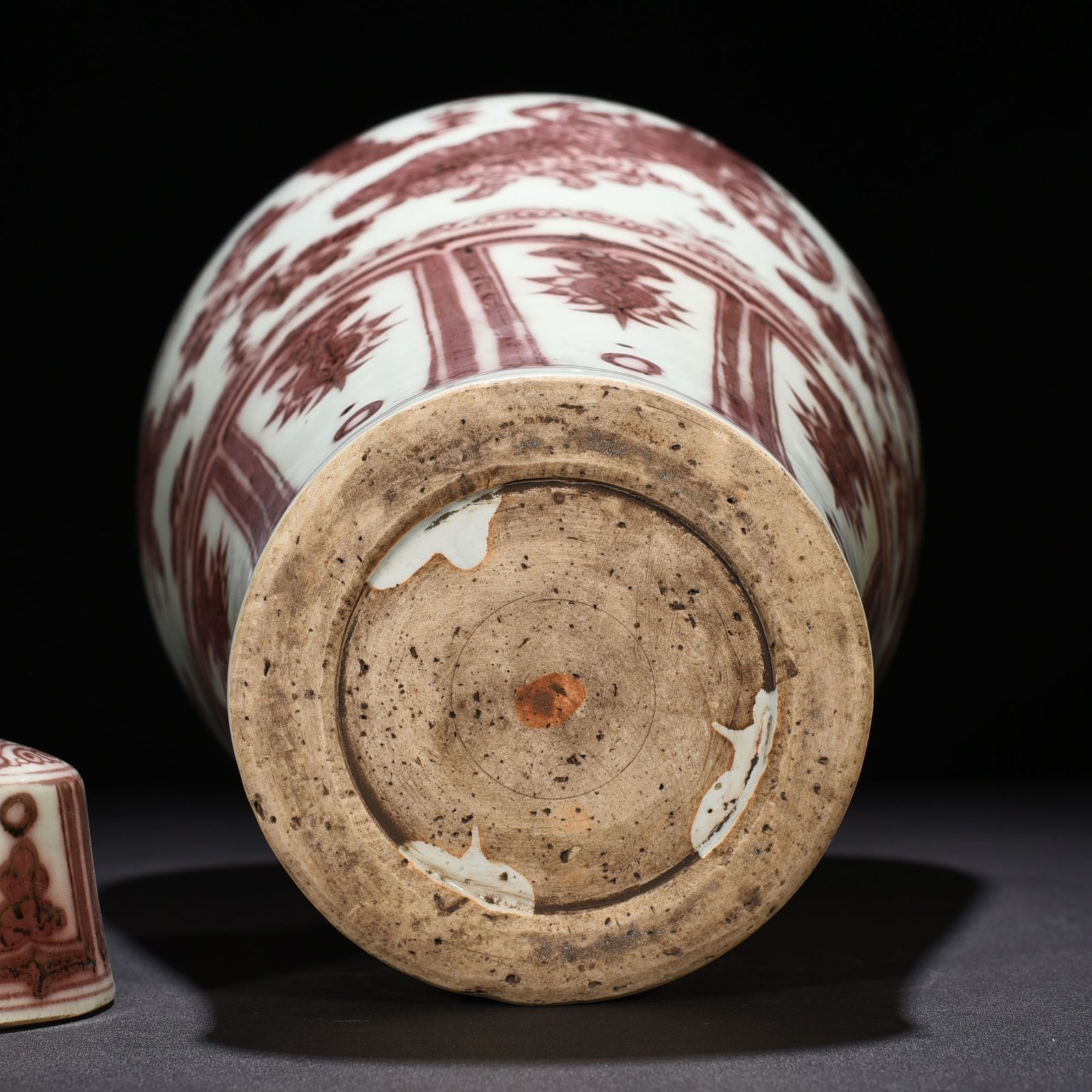 Yuan Dynasty glaze red ghost valley character story pattern plum vase