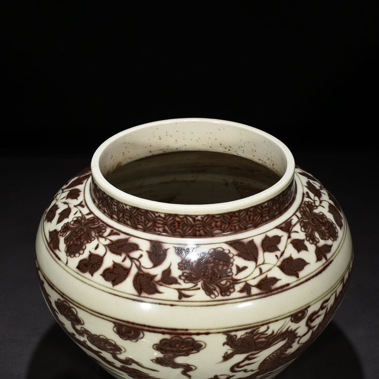 Yuan Dynasty glaze red dragon pattern lotus leaf covered jar