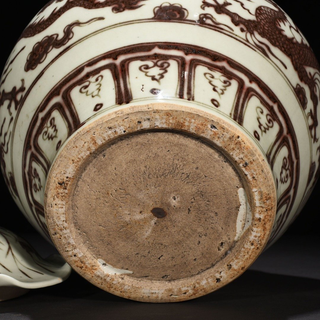Yuan Dynasty glaze red dragon pattern lotus leaf covered jar