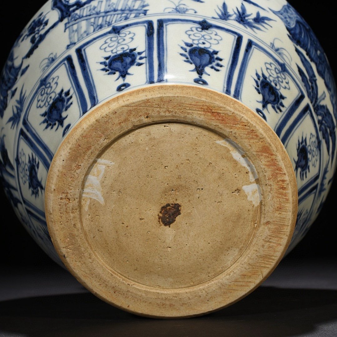 Yuan Dynasty blue and white fish ear jar with story pattern