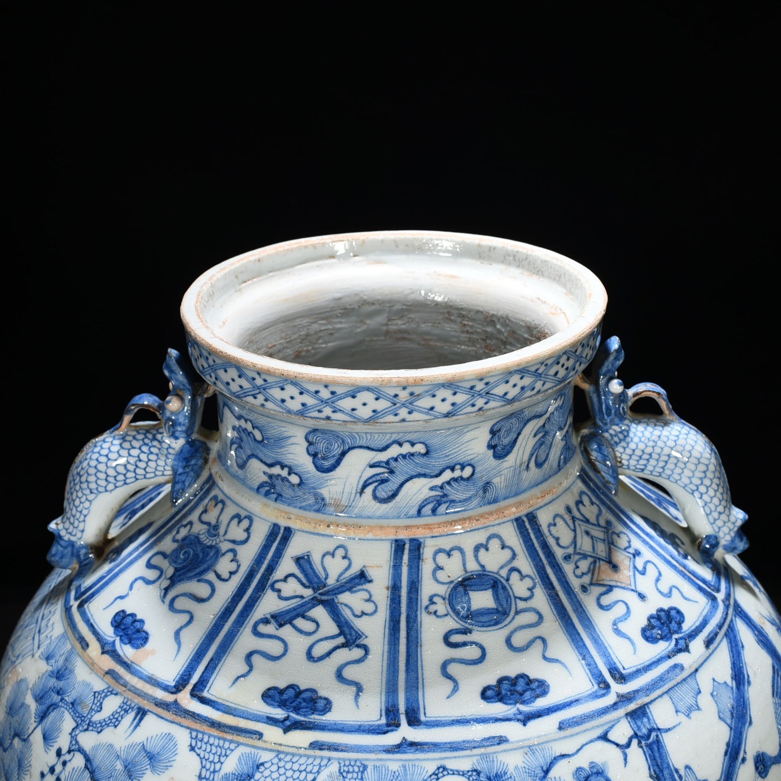 Yuan Dynasty blue and white large jar with two ears decorated with story of three visits