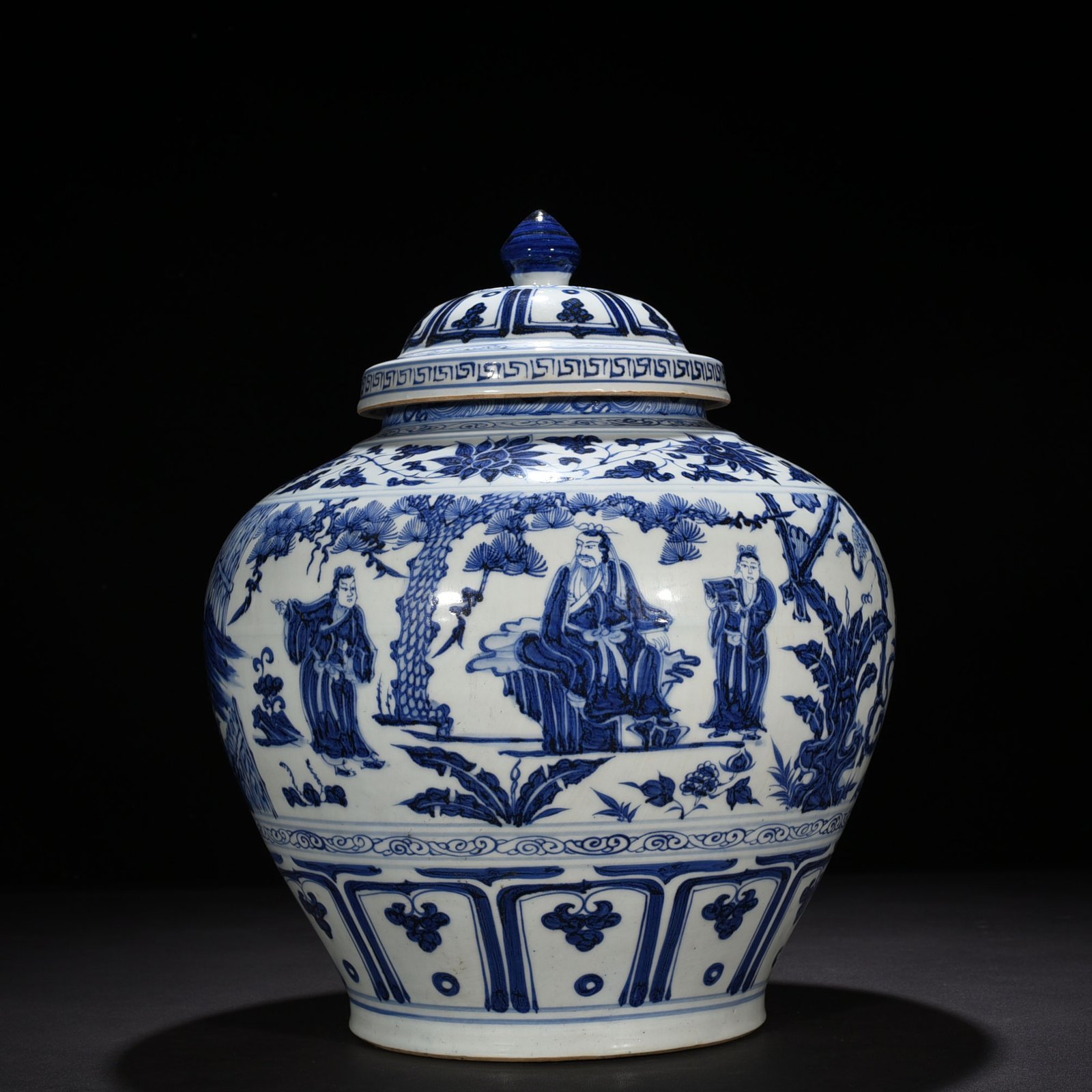 Yuan Dynasty blue and white jar with lid and pattern on three visits