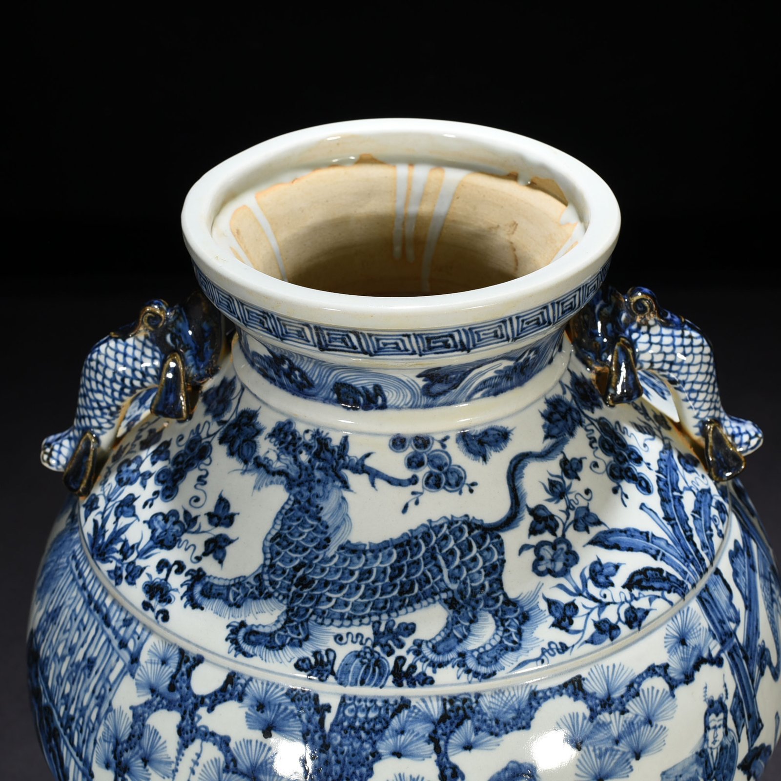Yuan Dynasty blue and white fish ear jar with story of three visits to thatched cottage