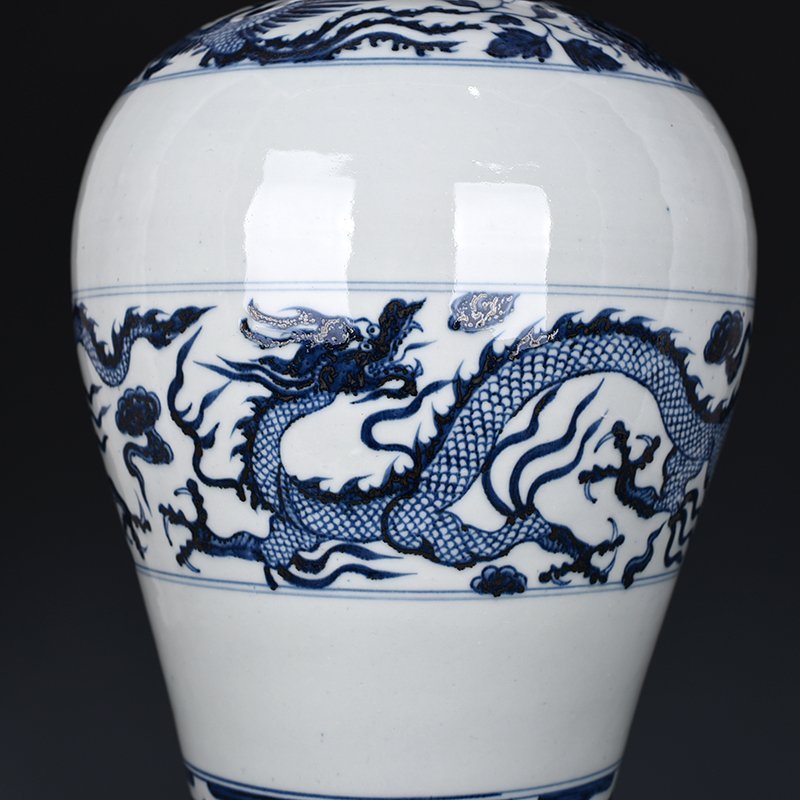 Yuan Dynasty blue and white Yunlong plum vase antique antique porcelain vase