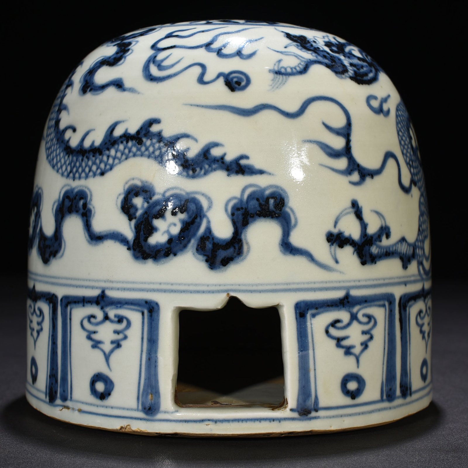 Yuan Dynasty blue and white cloud and dragon pattern yurt