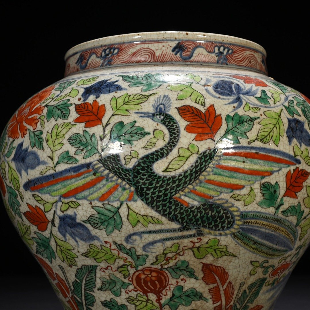 Yuan Dynasty blue and white colorful peacock and peony pattern jar