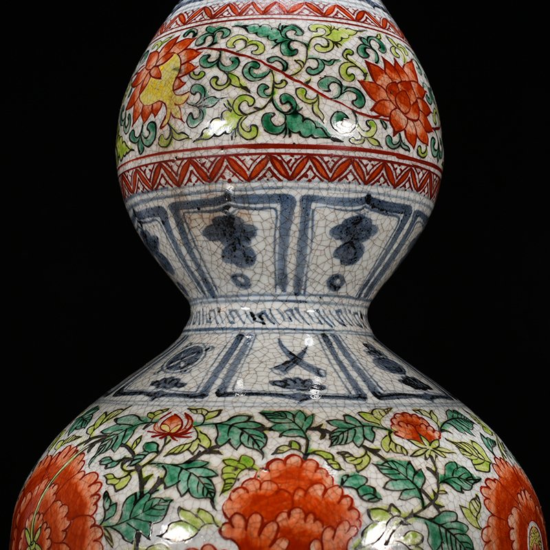 Yuan Dynasty blue and white multicolored peony pattern gourd vase