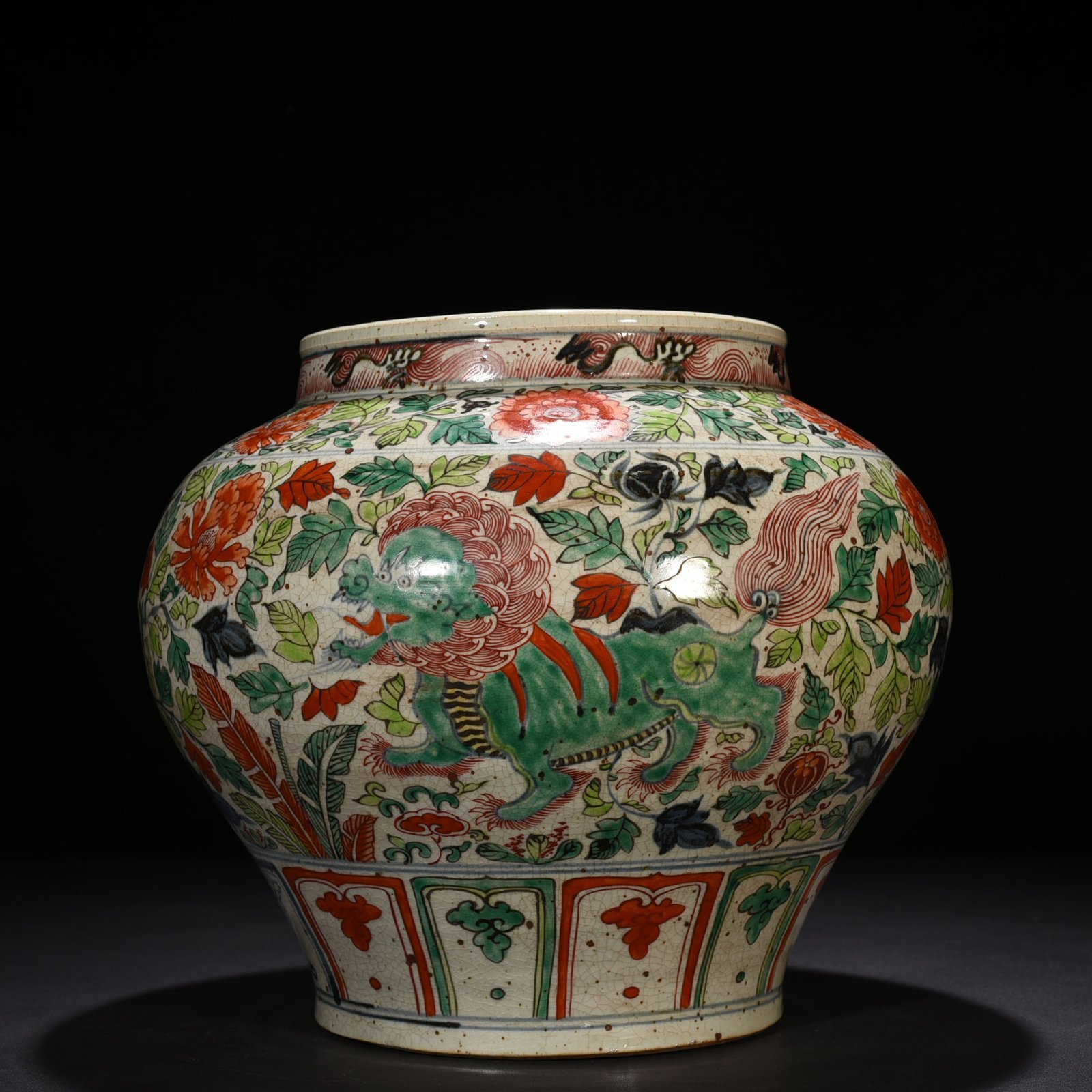 Yuan Dynasty blue and white colorful jar with branches and lion pattern