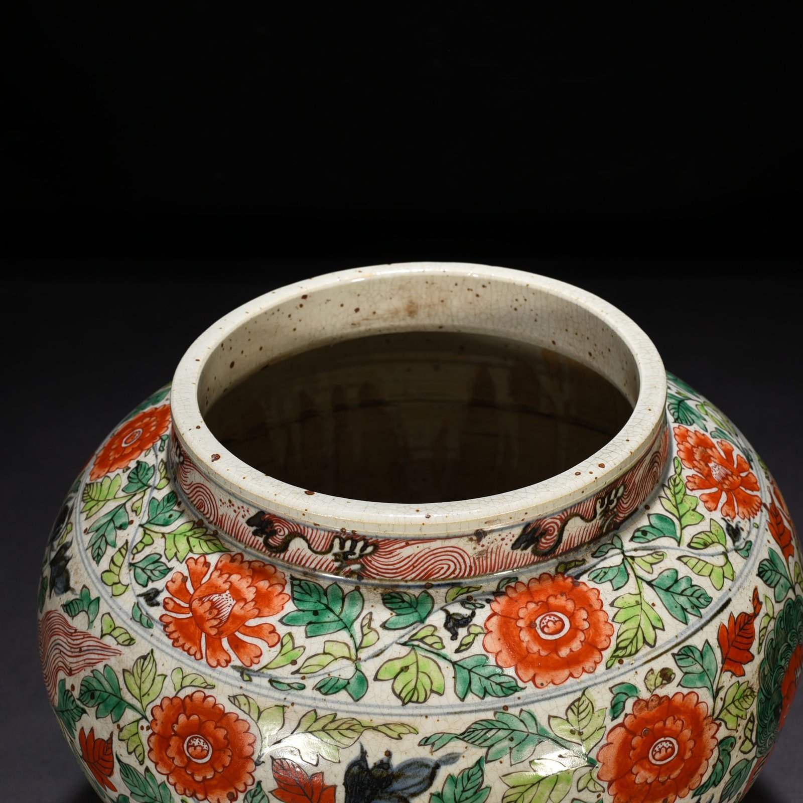 Yuan Dynasty blue and white colorful jar with branches and lion pattern