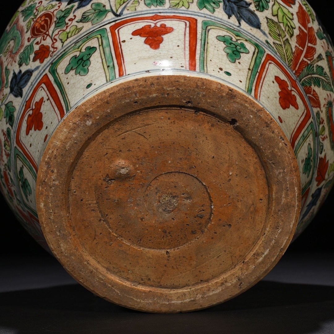 Yuan Dynasty blue and white colorful jar with branches and lion pattern