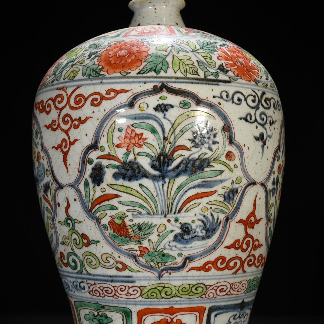 Yuan Dynasty blue and white multicolored lotus pond plum vase with mandarin duck pattern