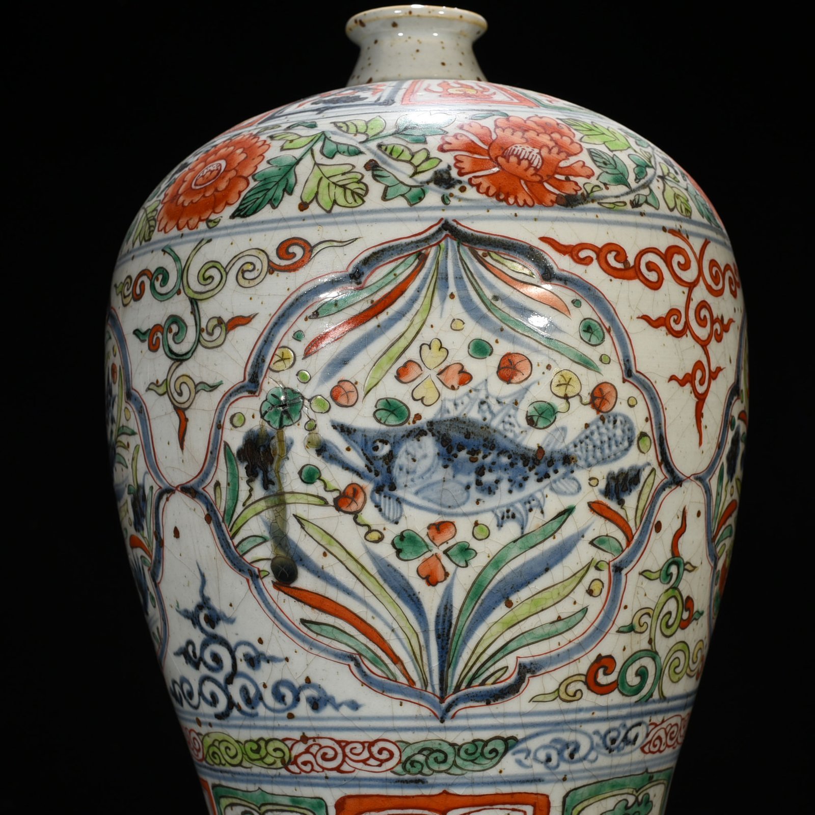 Yuan Dynasty blue and white multicolored lotus pond plum vase with mandarin duck pattern