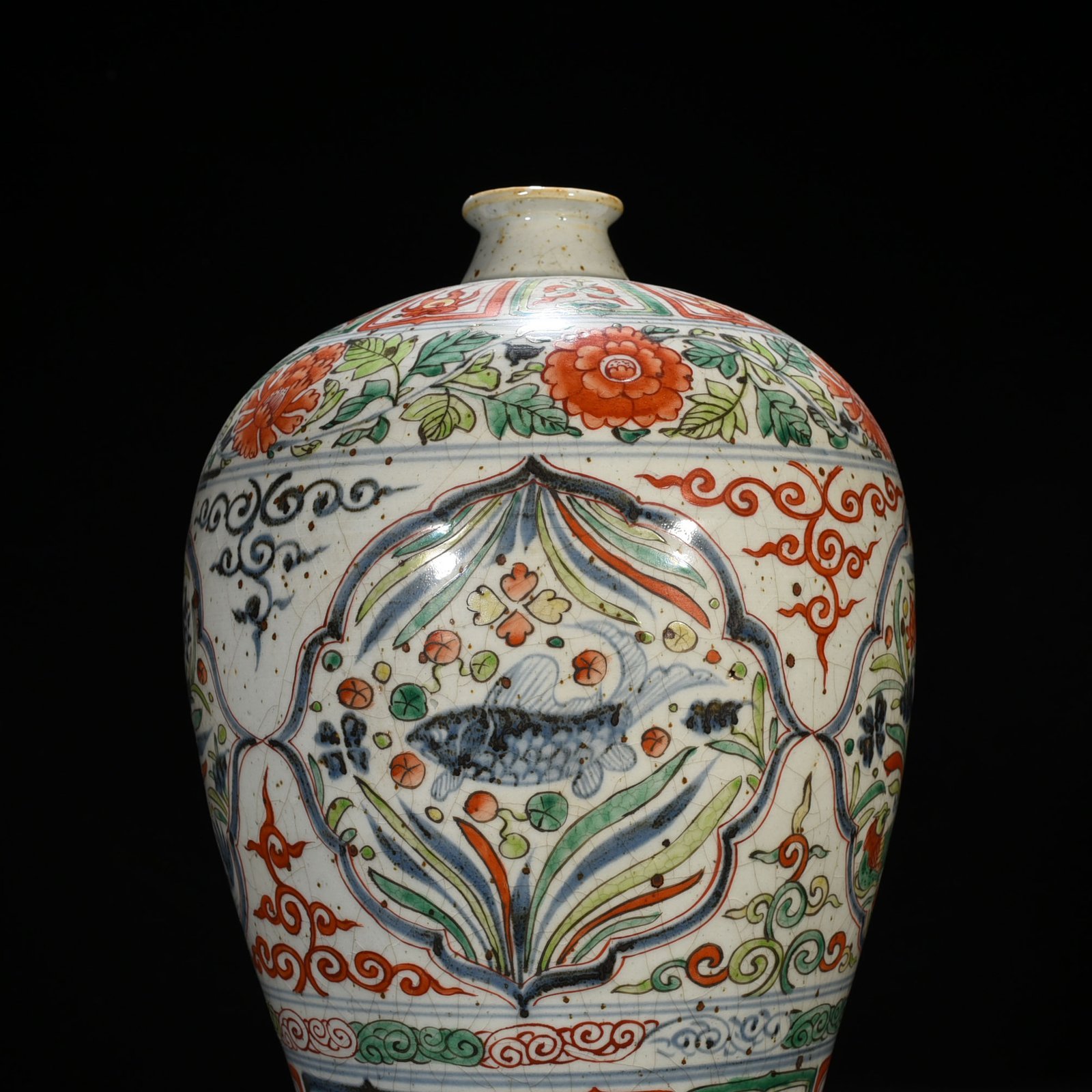 Yuan Dynasty blue and white multicolored lotus pond plum vase with mandarin duck pattern
