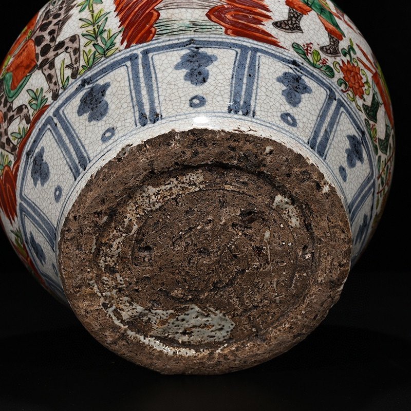 Yuan Dynasty blue and white colorful ghost valley descending mountain character story jar