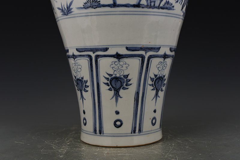 Yuan Dynasty blue and white character story plum vase