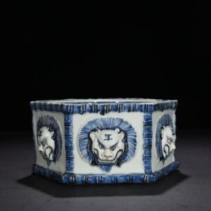 Yuan Dynasty blue and white six-direction eight-treasure pattern brush wash