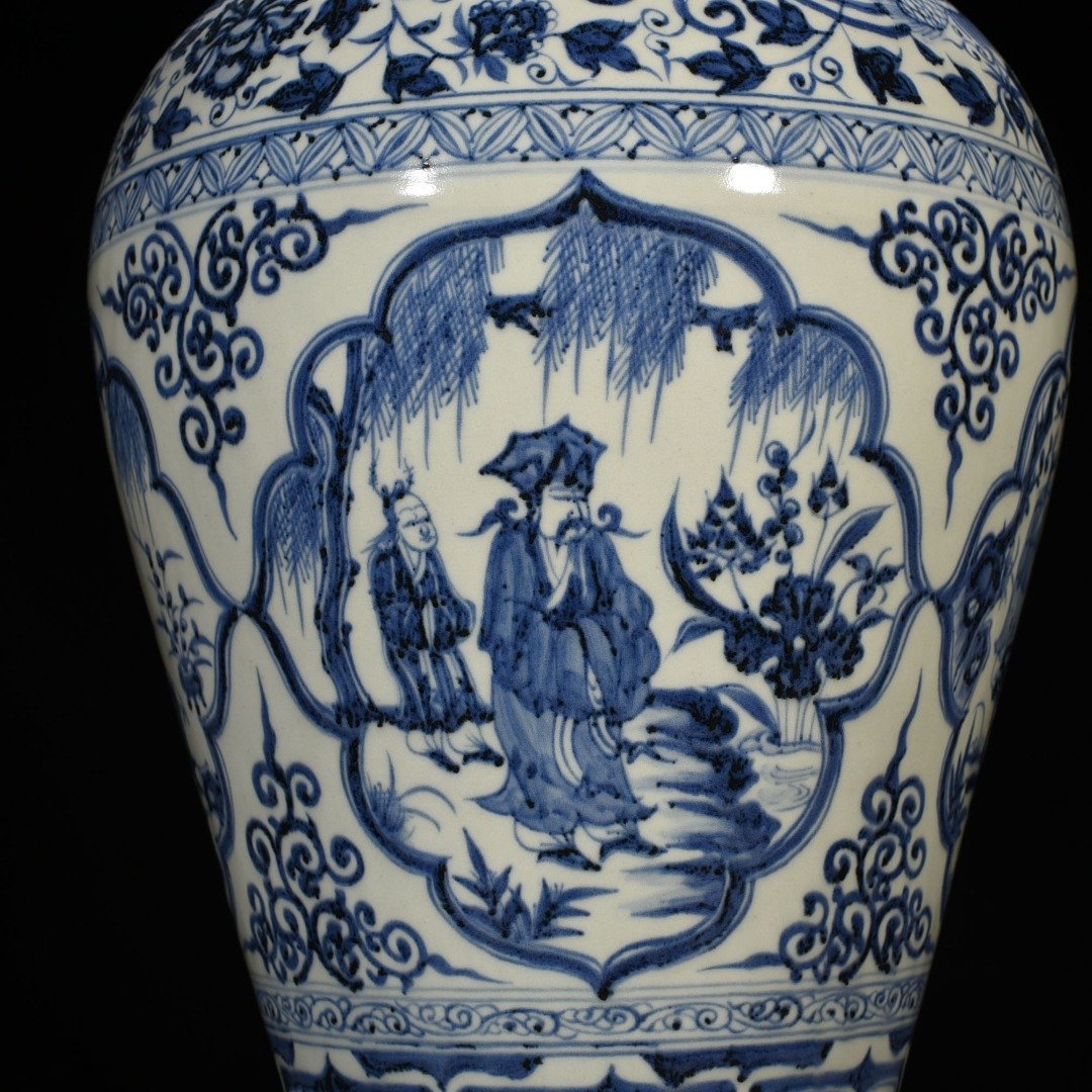Yuan Dynasty blue and white plum vase with four lovers pattern