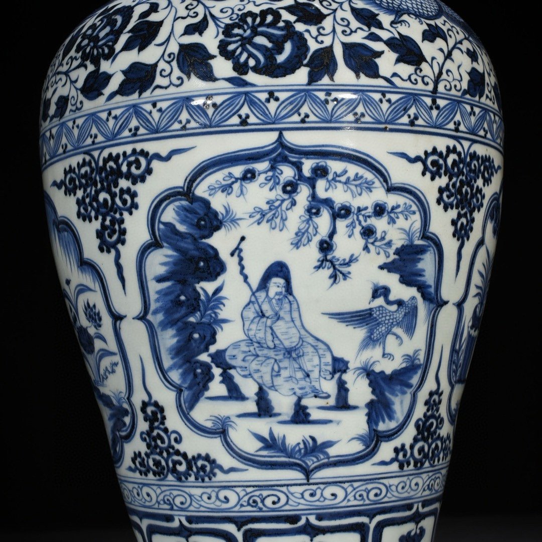 Yuan Dynasty blue and white plum vase with four lovers pattern