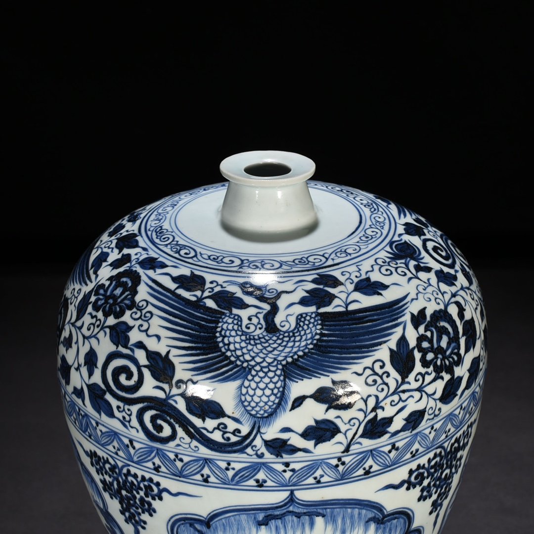 Yuan Dynasty blue and white plum vase with four lovers pattern