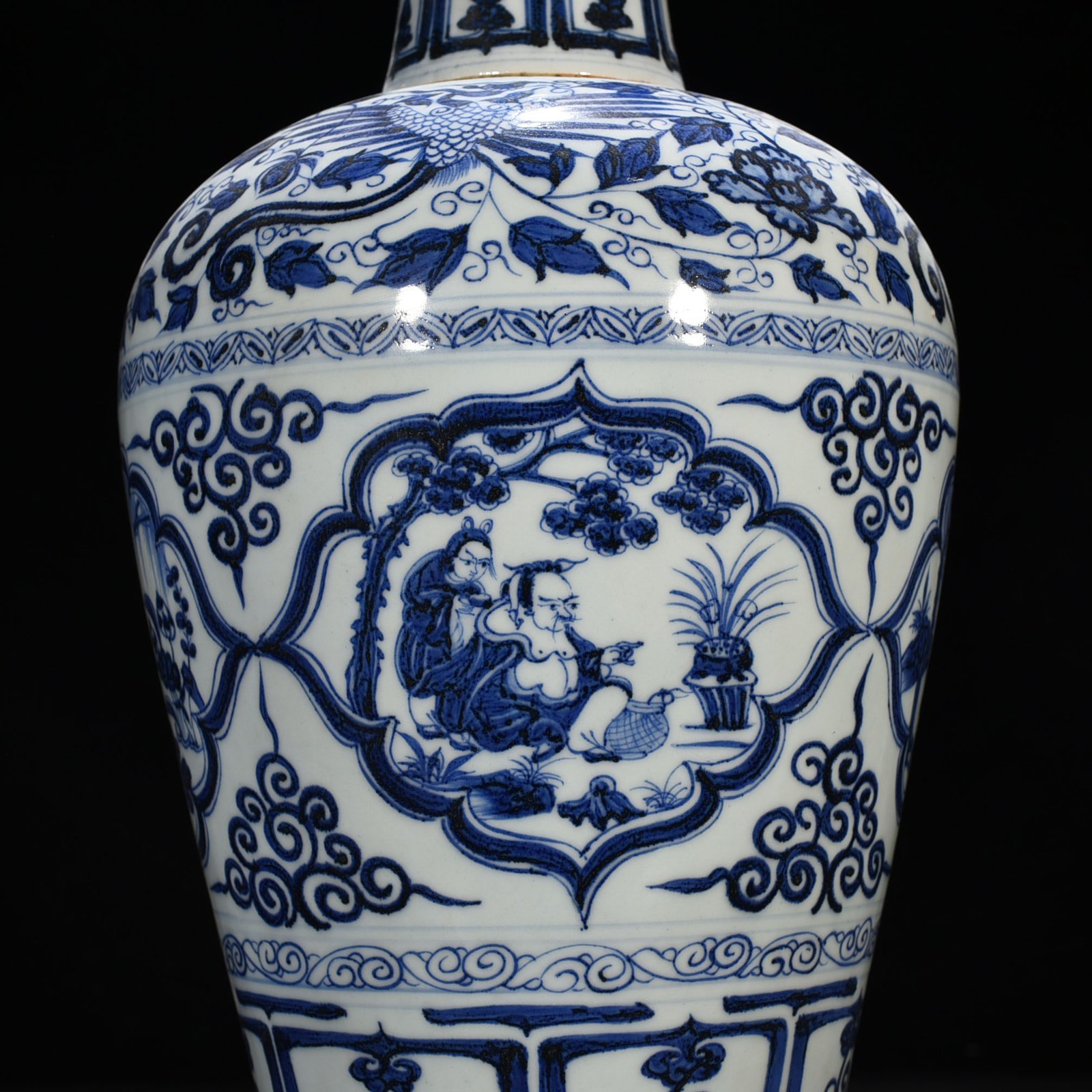 Yuan Dynasty blue and white plum vase with four lovers pattern