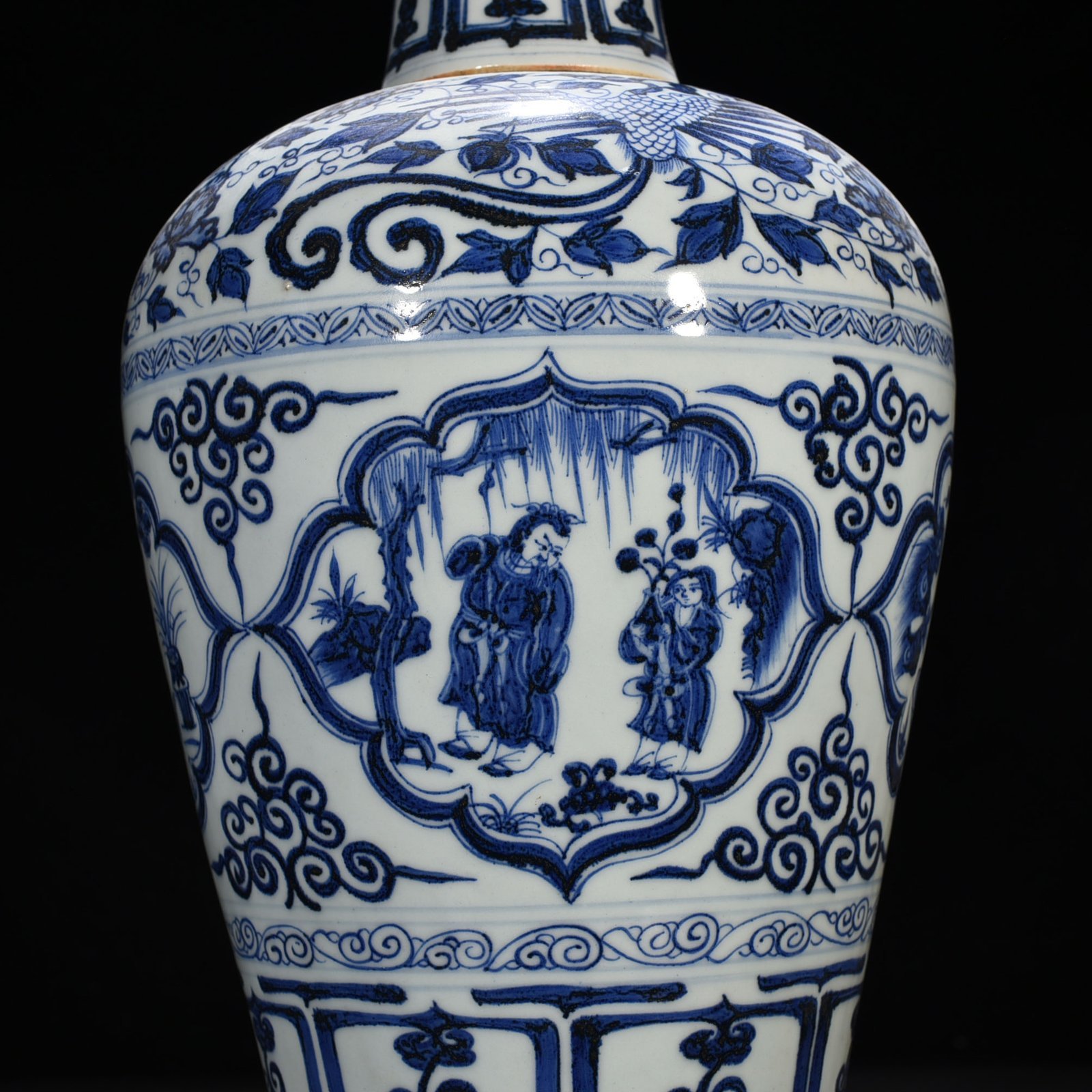Yuan Dynasty blue and white plum vase with four lovers pattern