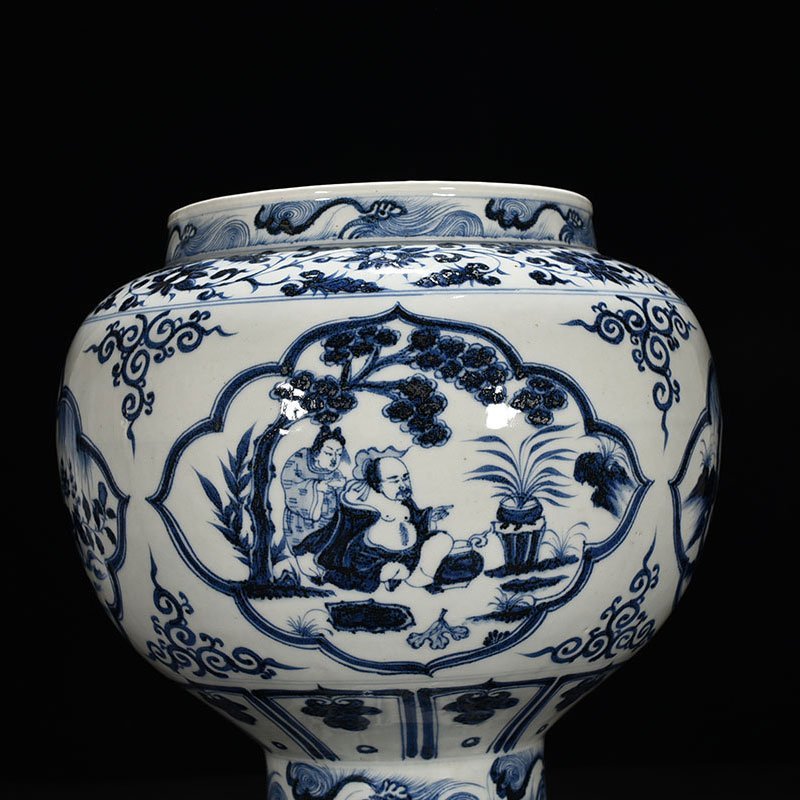 Yuan Dynasty blue and white tall jar with four lovers pattern