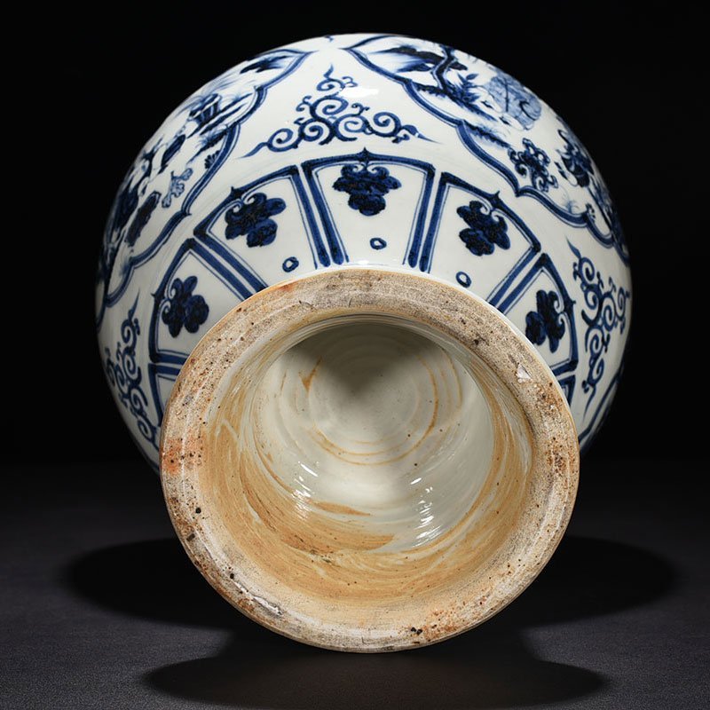Yuan Dynasty blue and white tall jar with four lovers pattern