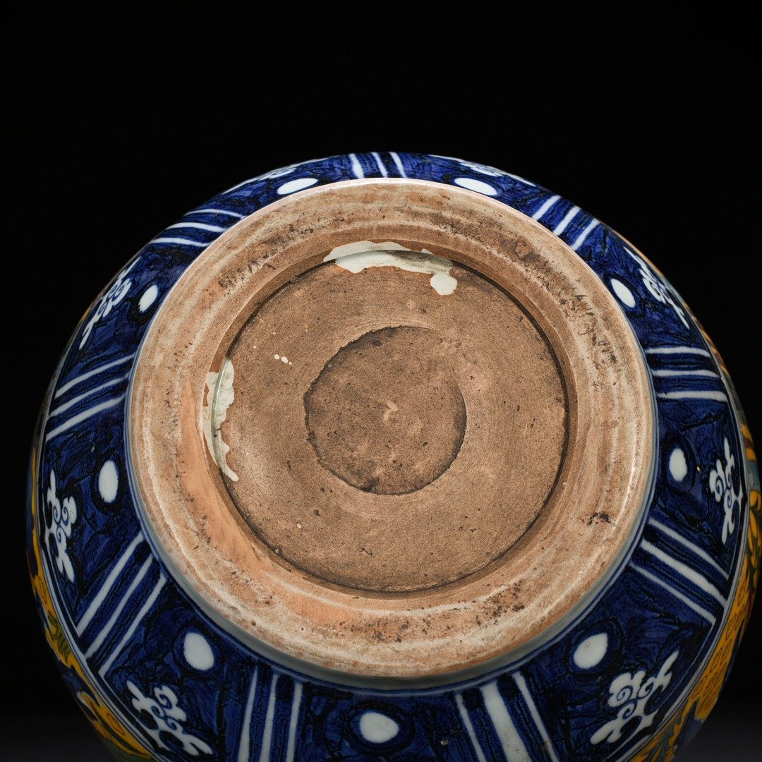 Yuan Dynasty blue and white pinch enamel gourd vase with Zhou Yafu character story pattern