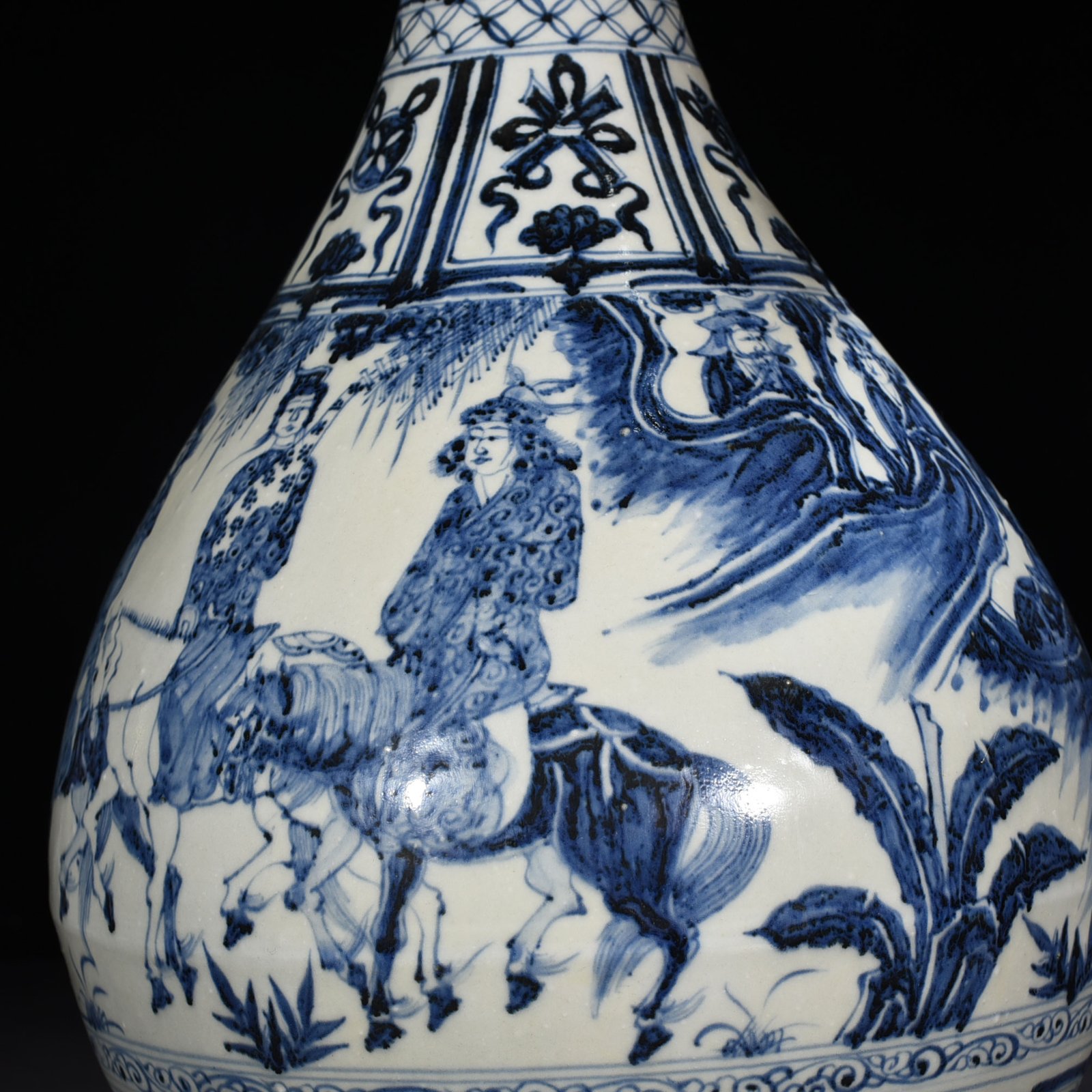 Yuan Dynasty blue and white Zhaojun’s story pattern jade pot spring vase