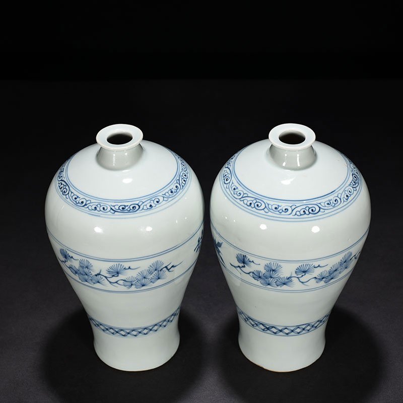 Yuan Dynasty blue and white plum vase with pine bamboo and plum patterns