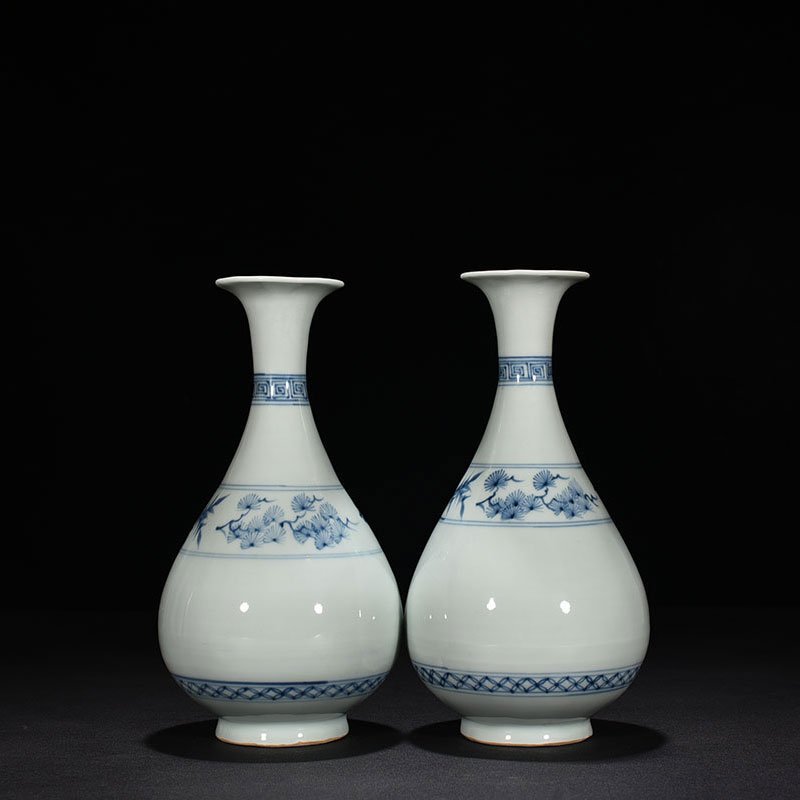 Yuan Dynasty blue and white jade pot and spring vase with pine bamboo and plum patterns