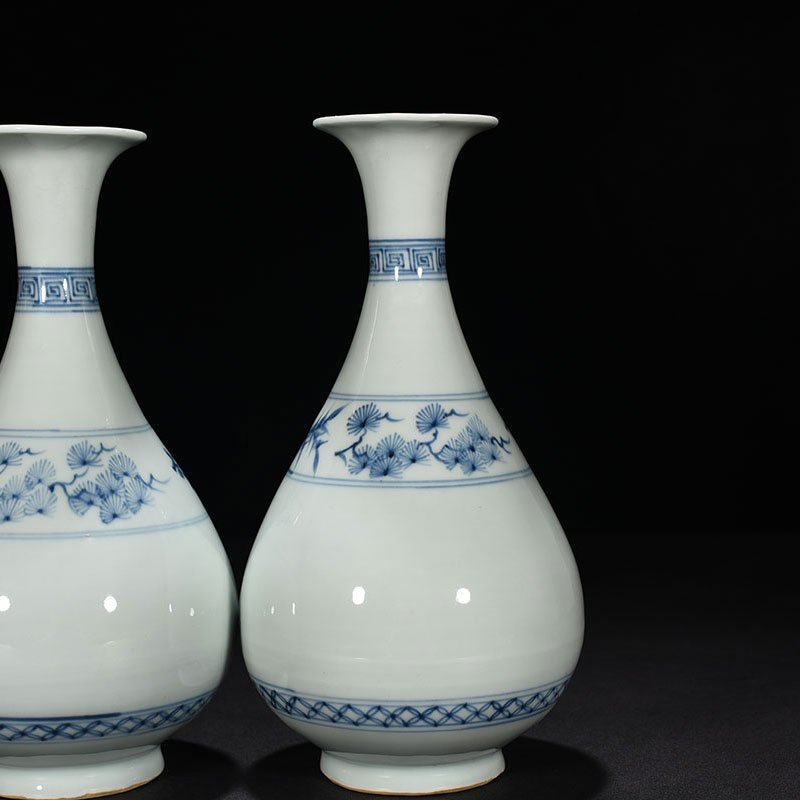 Yuan Dynasty blue and white jade pot and spring vase with pine bamboo and plum patterns