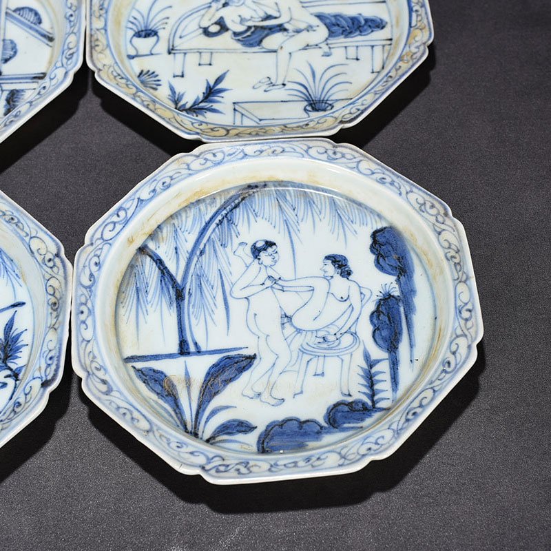 Yuan Dynasty blue and white secret drama character plate two
