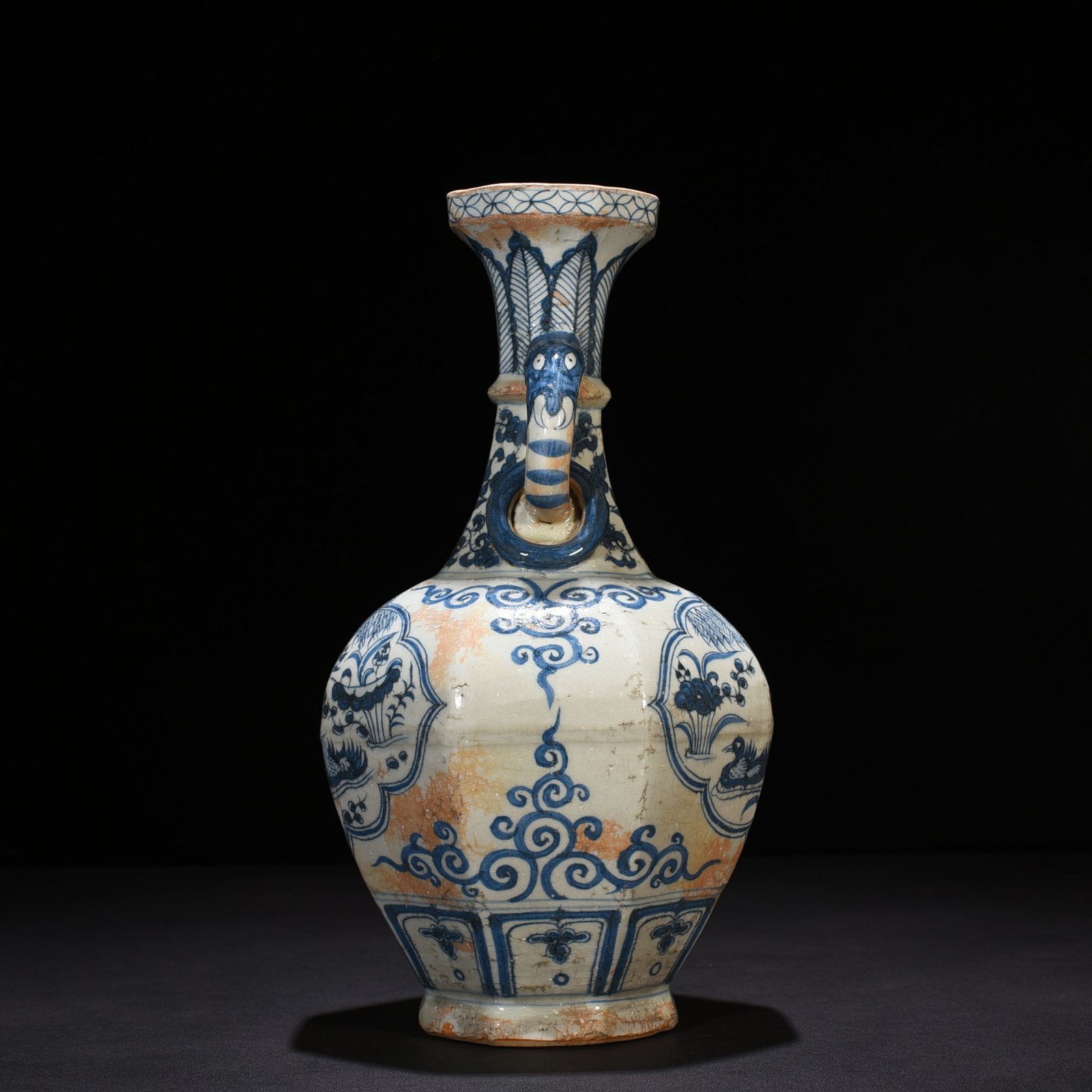 Yuan Dnasty blue and white lotus pond double-eared octagonal vase with mandarin duck pattern