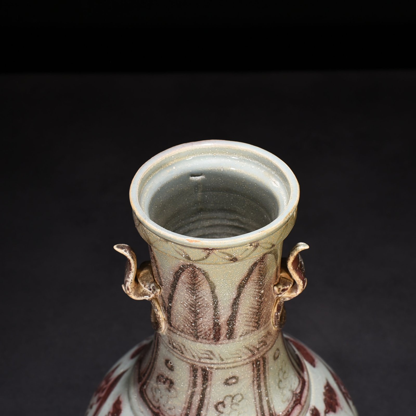 Yuan Dynasty blue and white lotus pond amphora with mandarin duck pattern