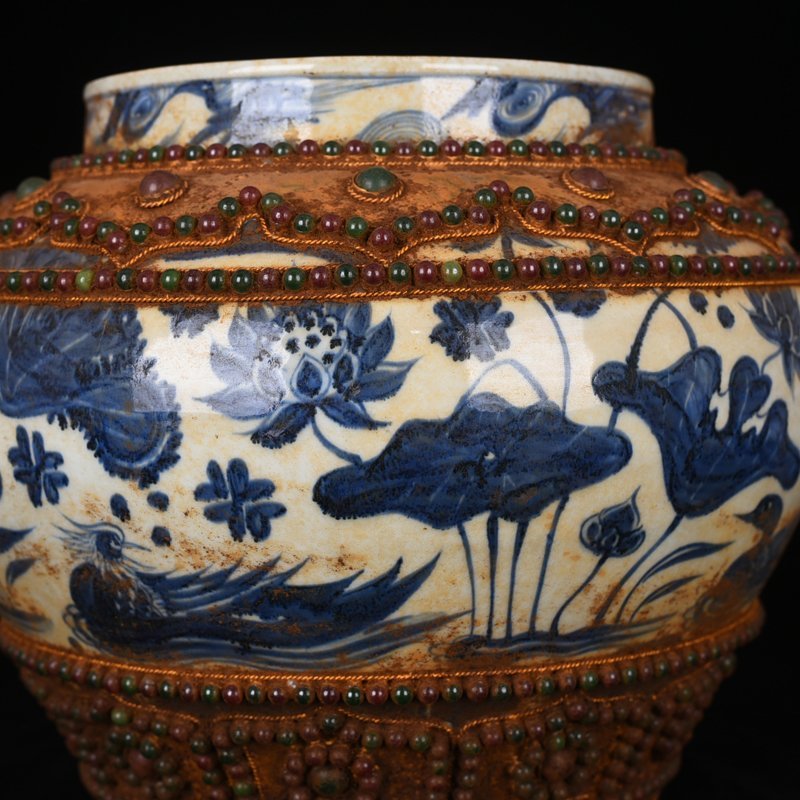 Yuan Dynasty blue and white lotus pond jar with mandarin duck pattern lace gilt jewelry reflow porcelain