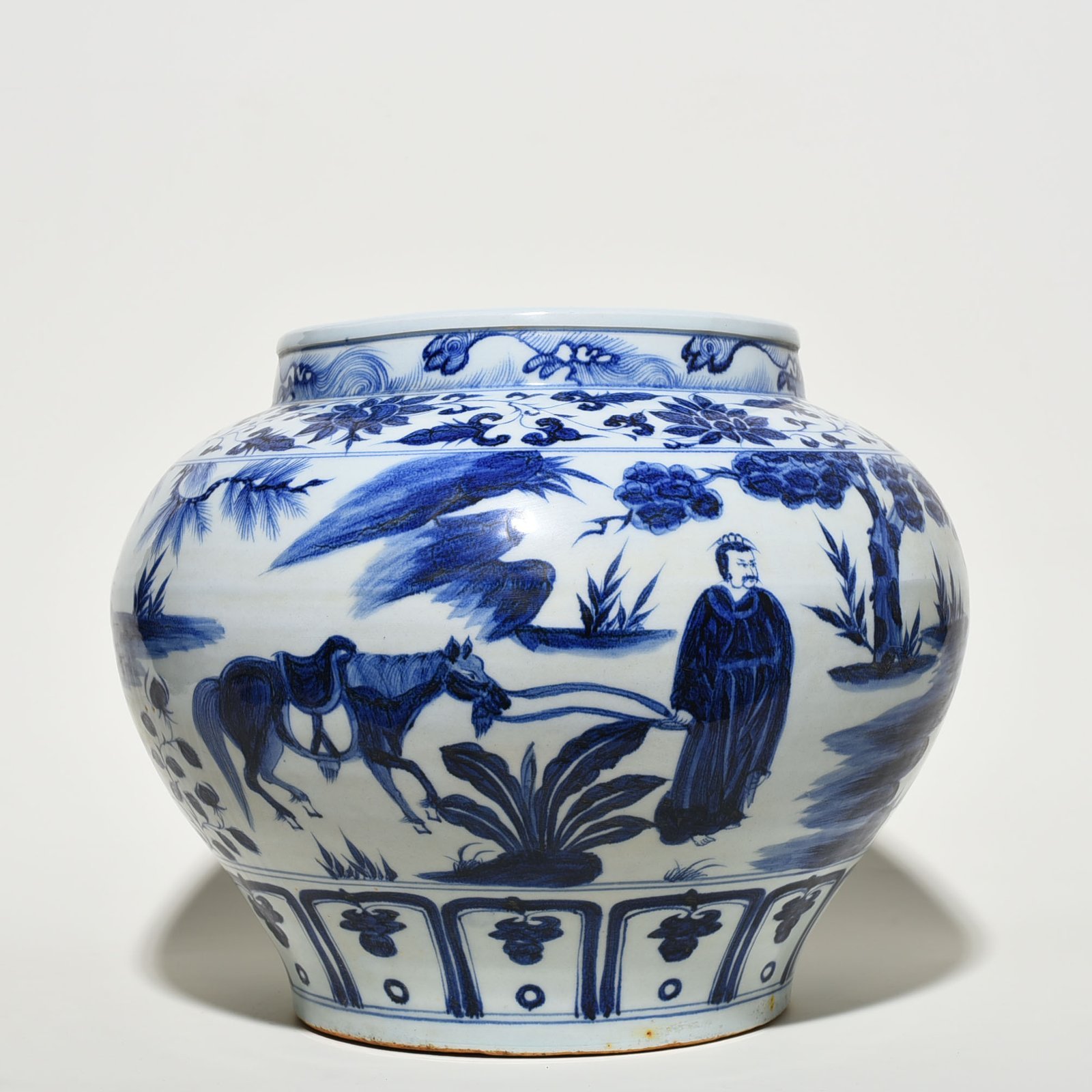 Yuan Dynasty blue and white Xiao He chasing Han Xin under the moon story jar