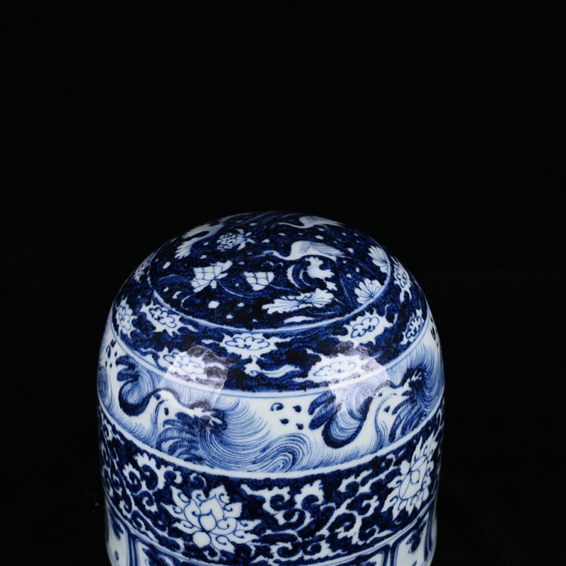 Yuan Dynasty blue and white blue background white heron and lotus pattern yurt