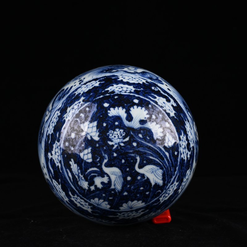 Yuan Dynasty blue and white blue background white heron and lotus pattern yurt