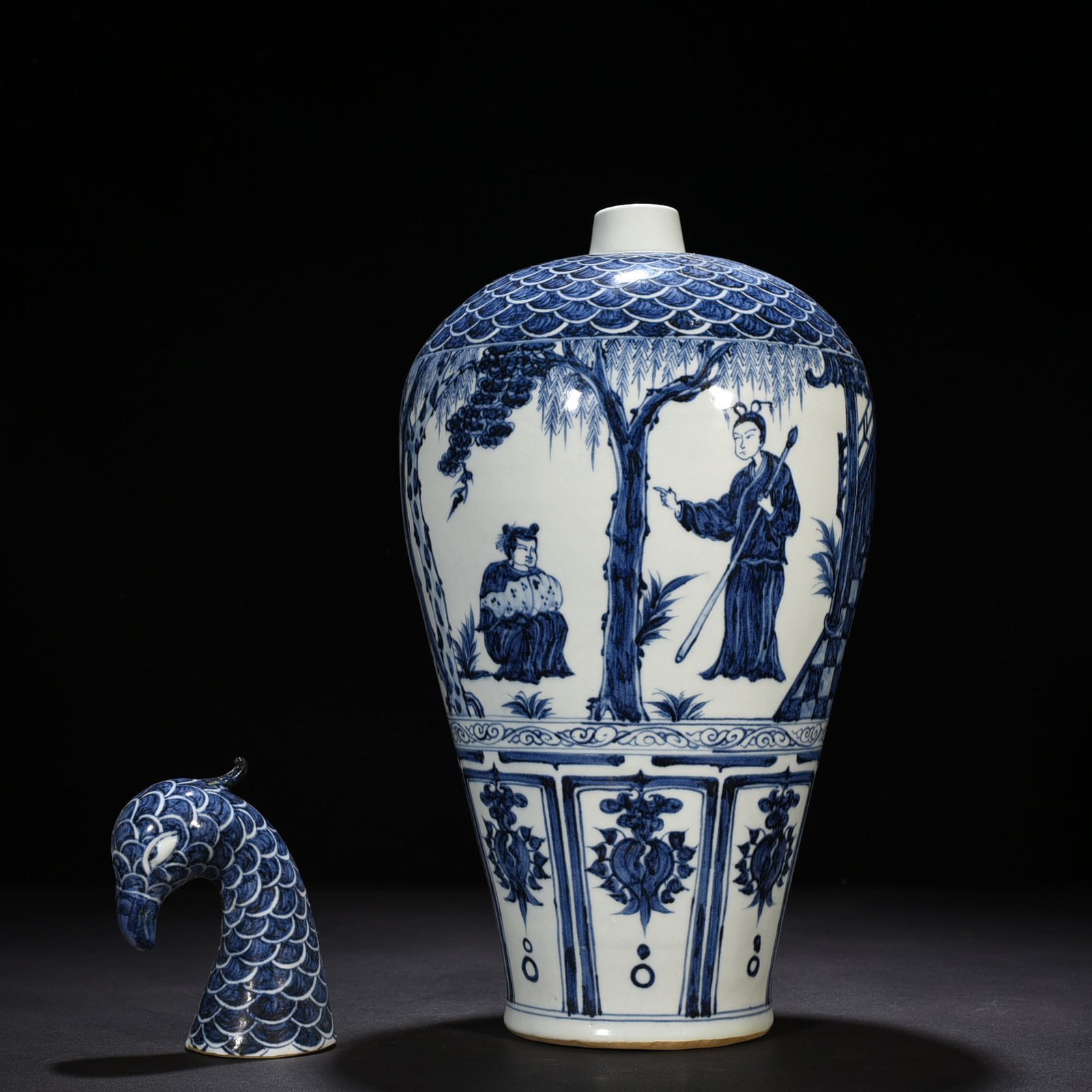 Yuan Dynasty blue and white plum vase with phoenix head pattern