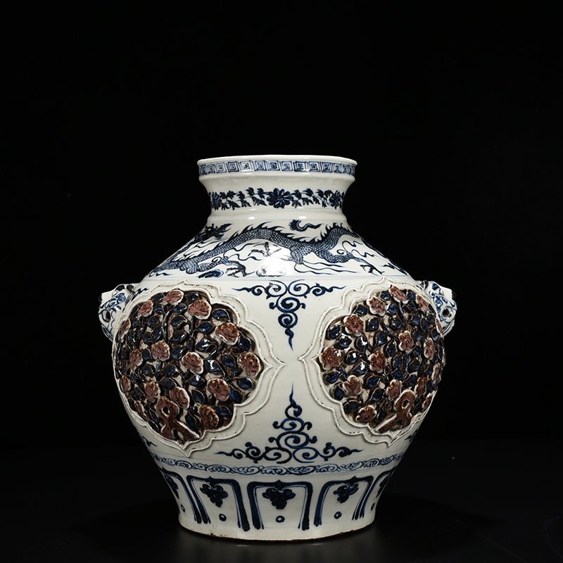 Yuan Dynasty blue and white plastic four seasons flower pattern animal ear jar