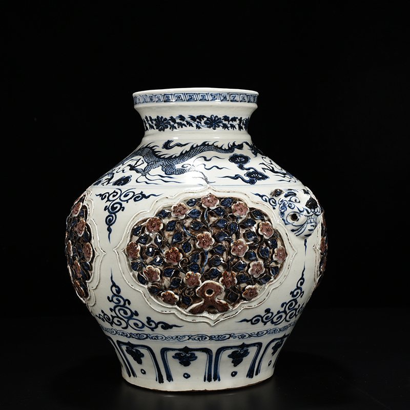 Yuan Dynasty blue and white plastic four seasons flower pattern animal ear jar