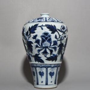 Yuan Dynasty blue and white plastic wrapped plum vase with peony pattern