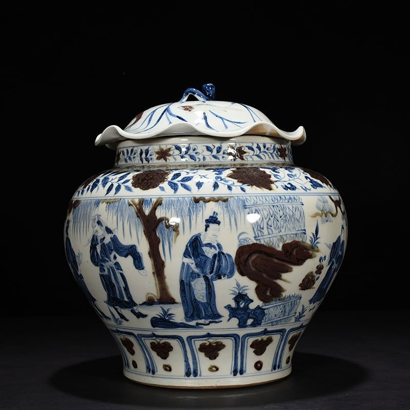 Yuan Dynasty blue and white underglaze red lotus leaf jar with three-story thatched cottage character pattern