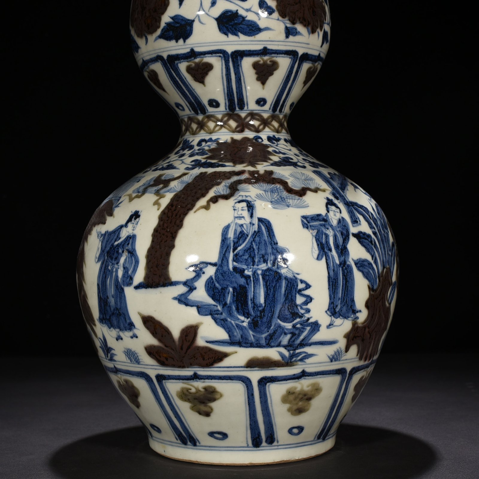 Yuan Dynasty blue and white underglaze red gourd vase with three-story thatched cottage character pattern
