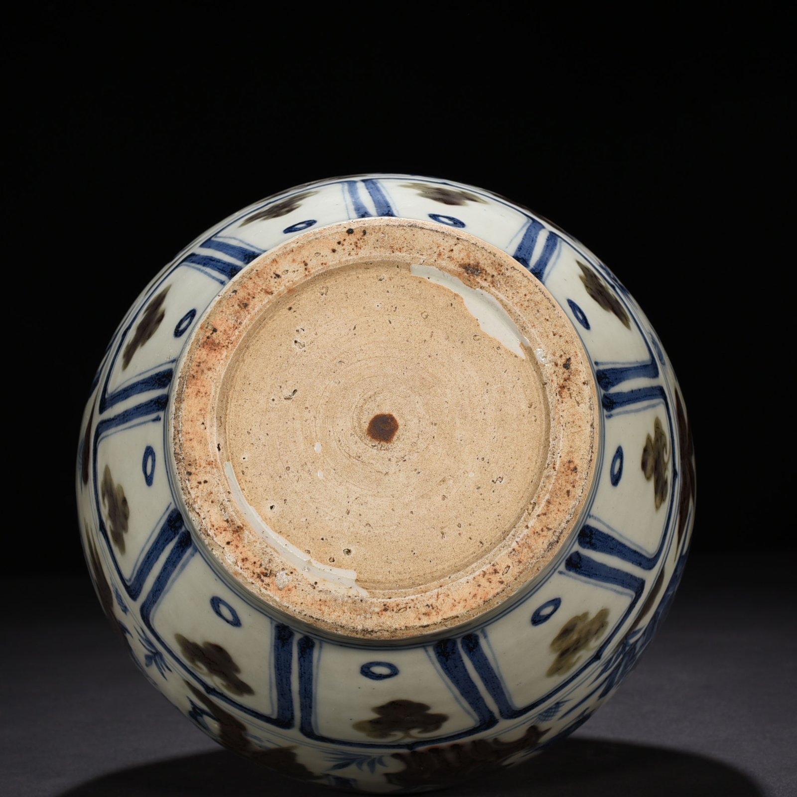 Yuan Dynasty blue and white underglaze red gourd vase with three-story thatched cottage character pattern