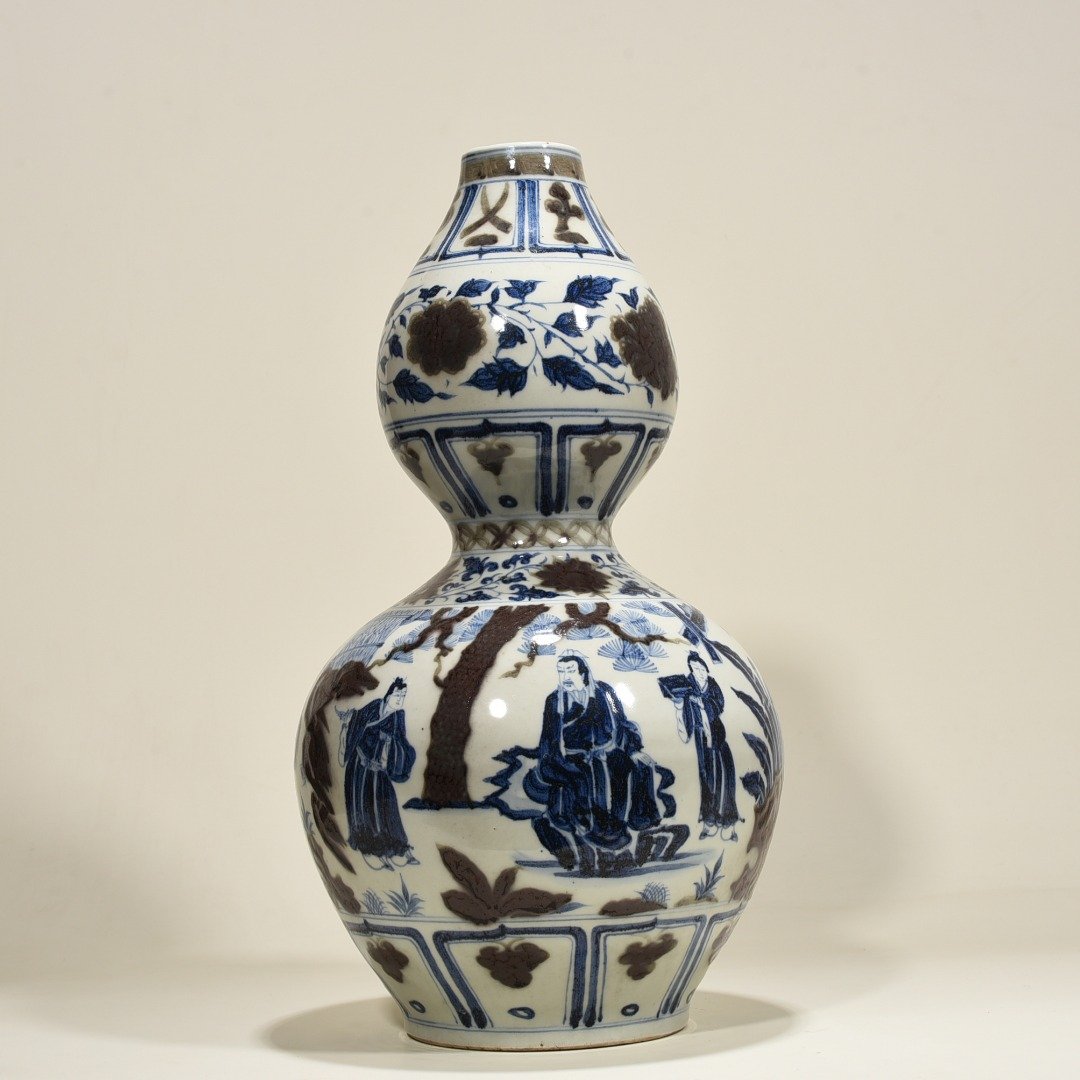 Yuan Dynasty blue and white underglaze red gourd vase with three-story thatched cottage character pattern