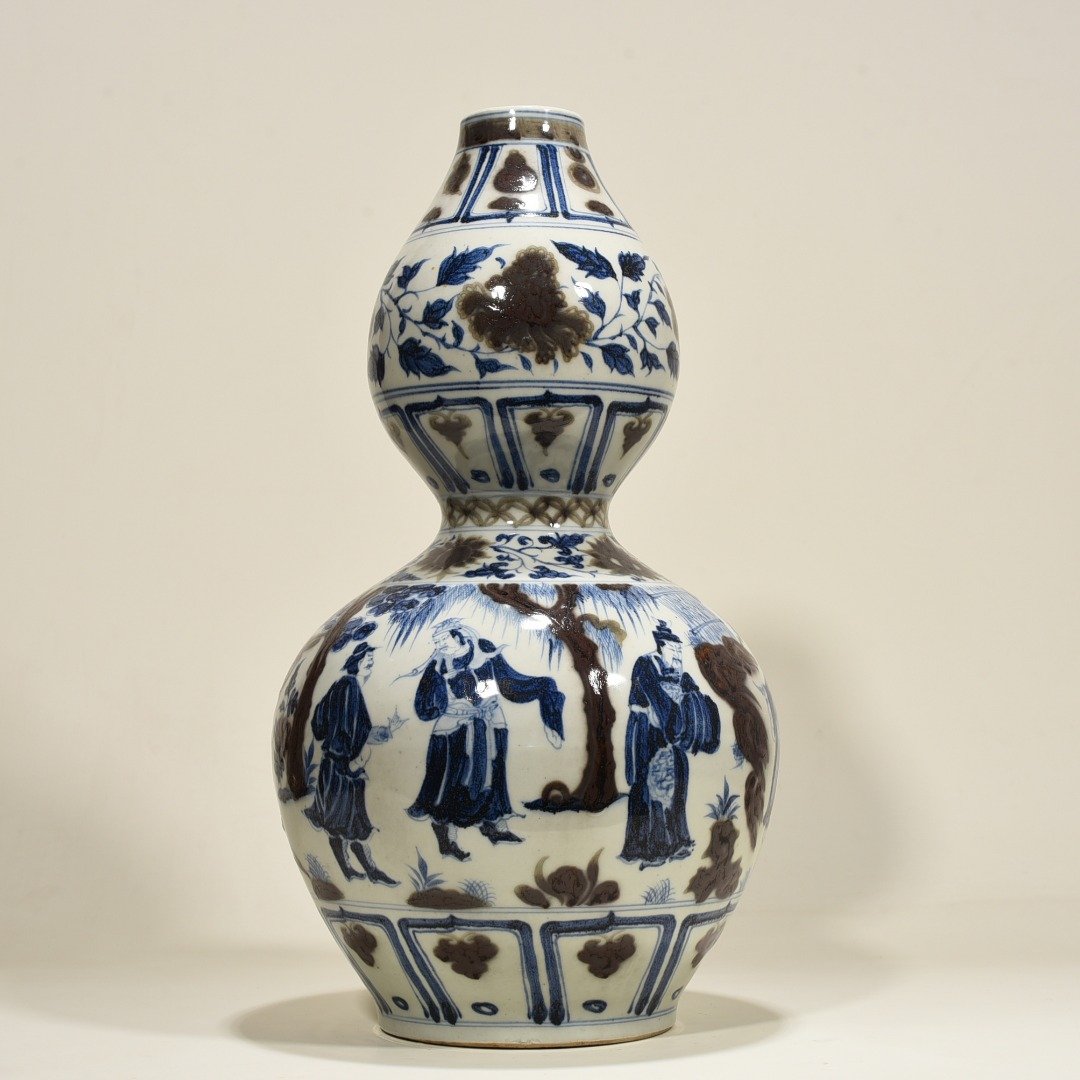 Yuan Dynasty blue and white underglaze red gourd vase with three-story thatched cottage character pattern
